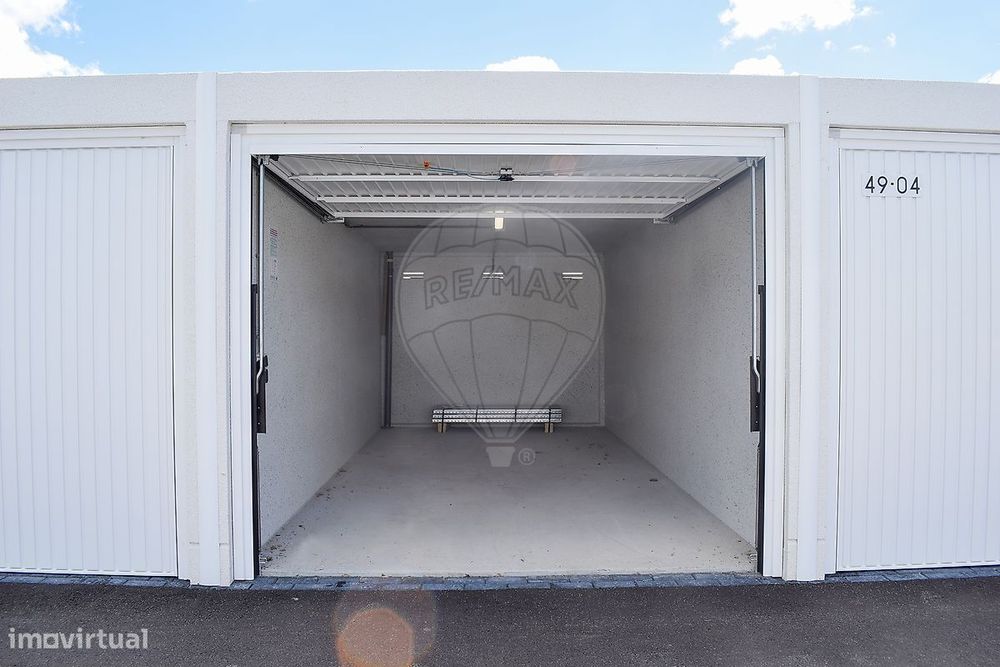 Garage for Rent