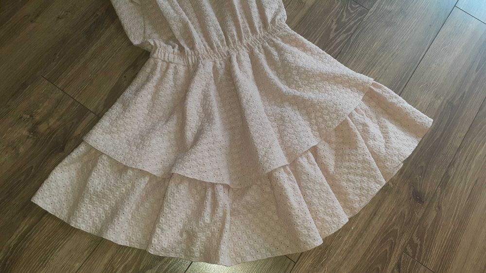 Sukienka haftowana beżowa r.40