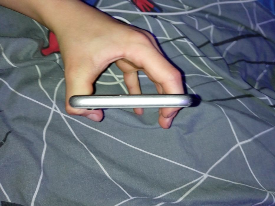 Айфон 5с на запчастини