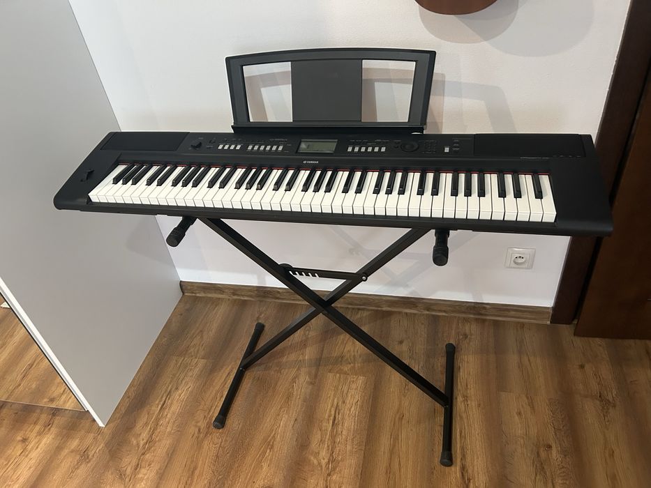 Keyboard Yamaha piaggero NP-V60