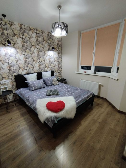 Бровары, посуточно, двухкомн, Лесной квартал, центр, новый дом, 5 мест