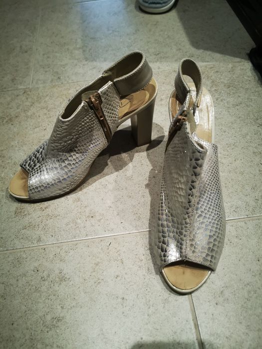 Buty damskie na obcasie