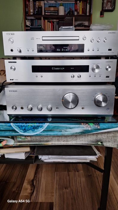 Duża wieża ffirmy Onkyo