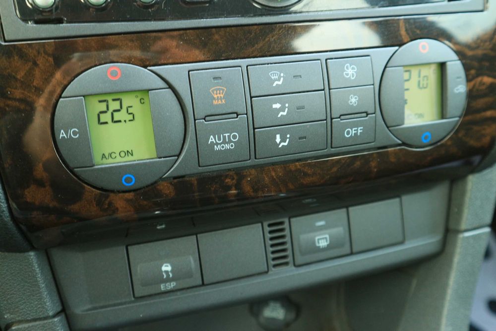 Ford Focus Mk2 1.6 GHIA 1,6 -Zarejestrowny-Klima-Multifunkcja-Tempomat