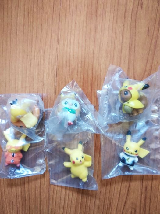 Pokebolas e pokémons selados original takara tomy e peluches