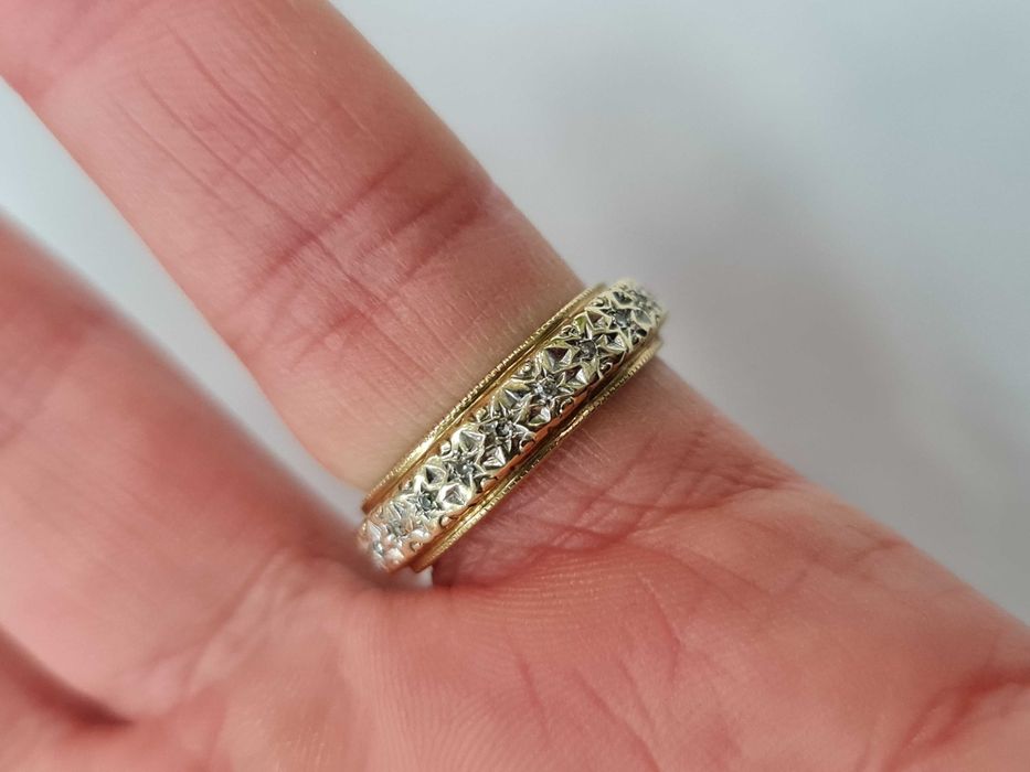Złota obrączka damska/ 19 brylantów/ 375/ 3.32 gram/ R10