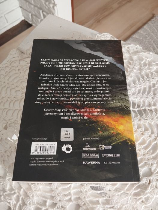 Czarny mag Pierwszy rok Rachel E. Carter