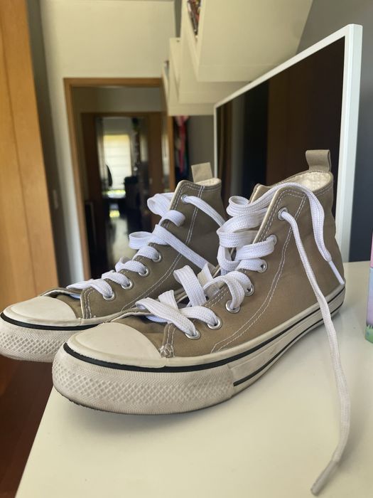 Sapatilha beje estilo all star
