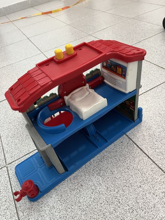 Fire Station / Fisher Price64730237623555122