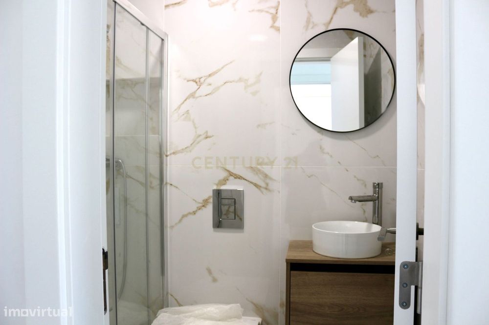 Apartamento T2 Renovado em Marvila – Lisboa