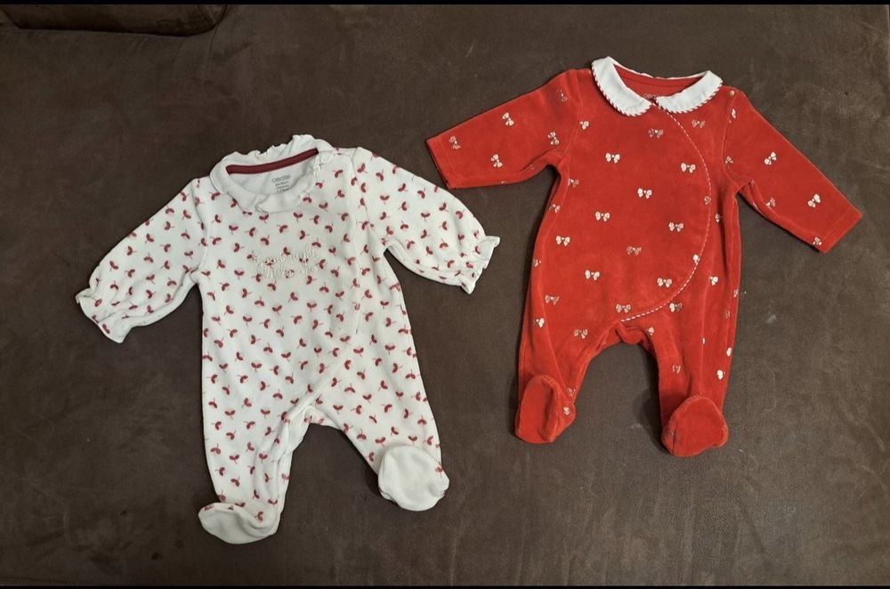 2 Babygrows recém nascido