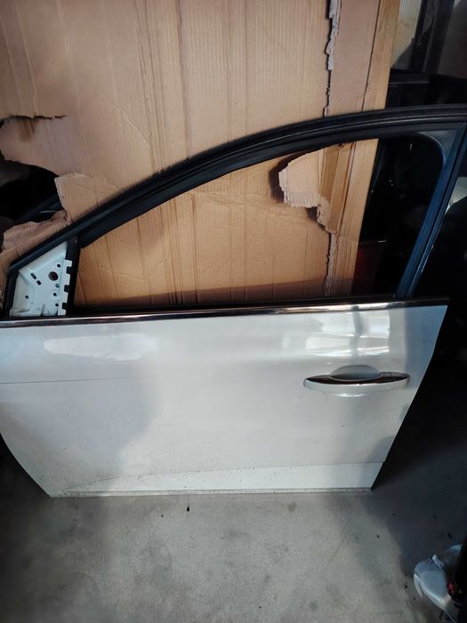 Sprzedam do renault megane IV drzwi kombi TEQNC przód lewe