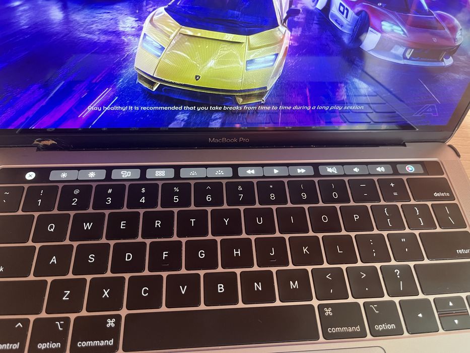 Macbook Pro 13 TouchBar 30 циклів