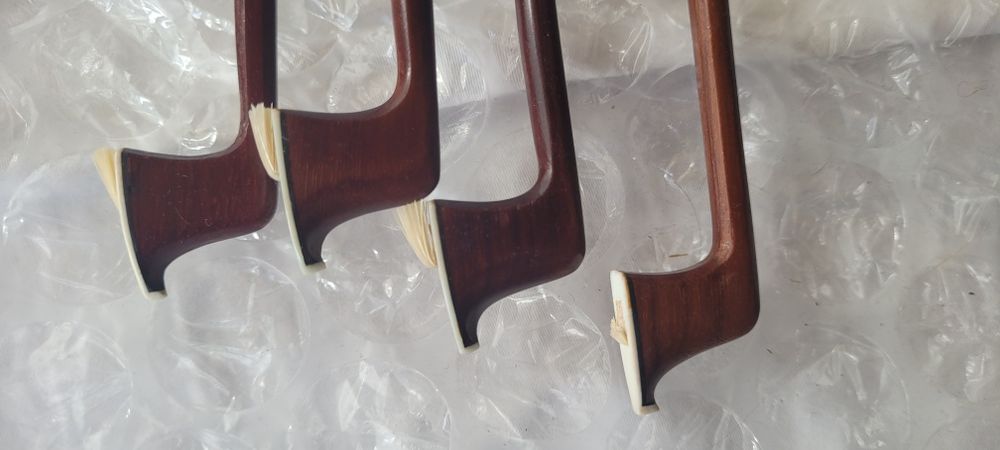 Смички для скрипки різних розмірів до 3/4