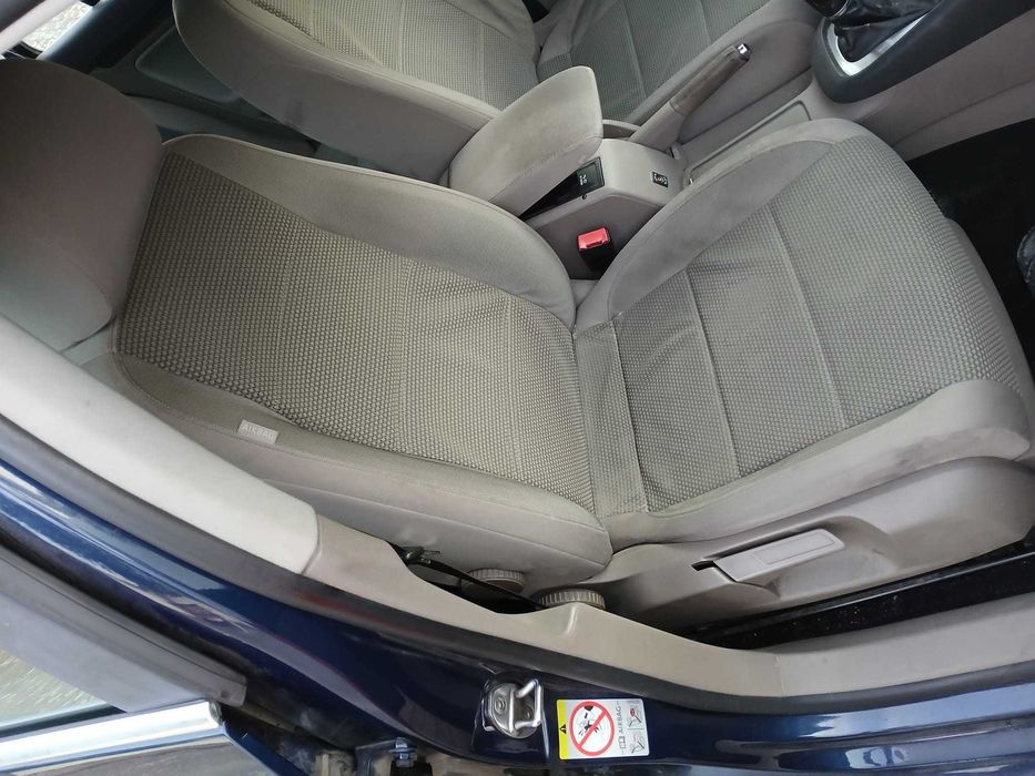 VW Golf Variant 2.0 TDi Confortline DSG 140 cv