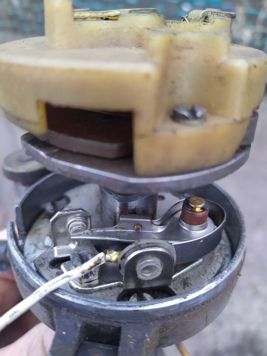 Розподільник запалювання