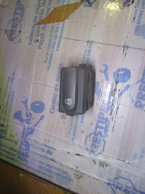Botão / interruptor trancar portas RENAULT Clio III (BR0/1, CR0/1)