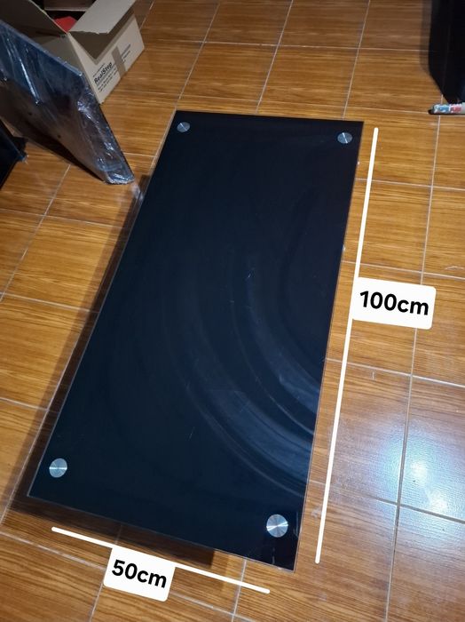 Mesa de Centro de Vidro e Metal