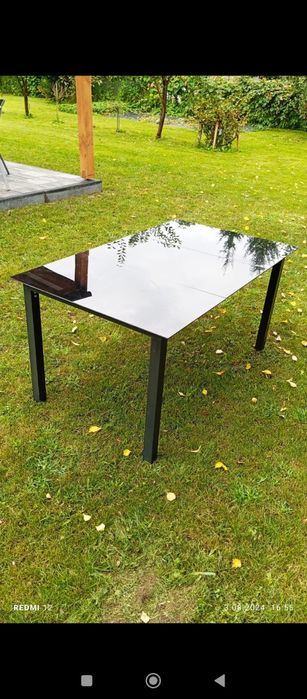 Stół szklany ogrodowy