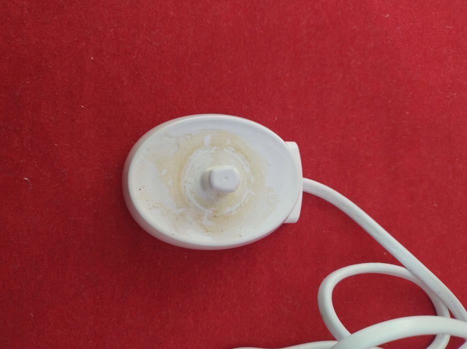 uszkodzony szczoteczka elektryczna oral-b vitality 100 cross acrion