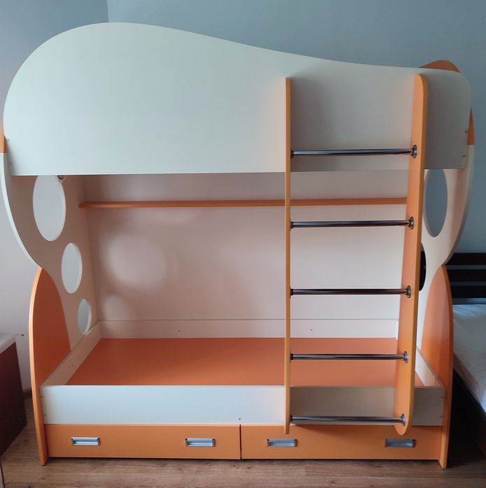 Двох ярусне ліжко