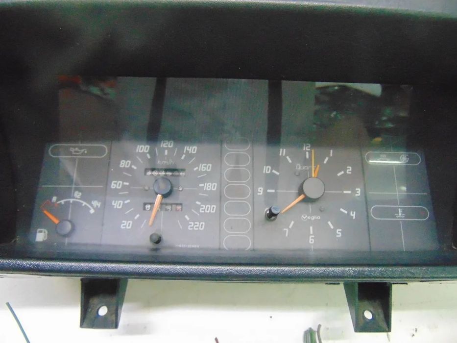 Citroen BX 14 conta kilómetros/Caixa