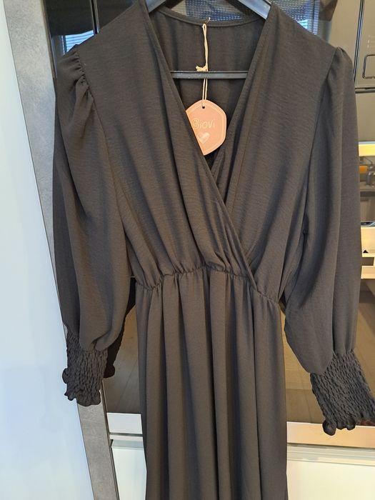 Elegancka Sukienka maxi, bufiaste rękawki. rozm.uni