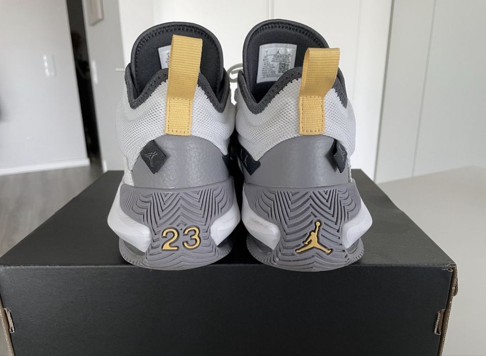 Tenis Jordan Stay Loyal 48,5
