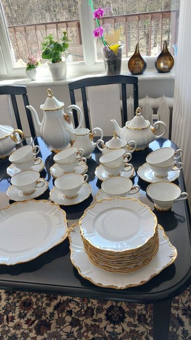 Zestaw garnitur obiadowy 24-karatowe złoto  porcelana 12 osób