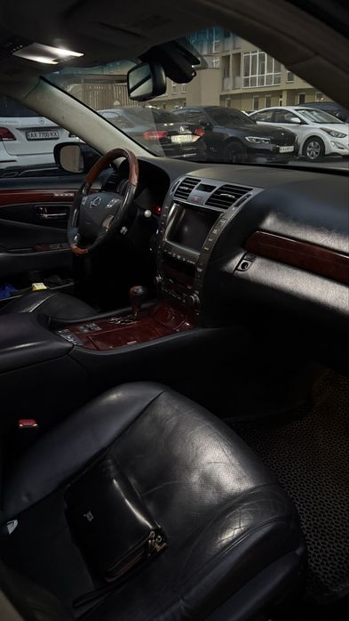 Lexus LS 460 Long