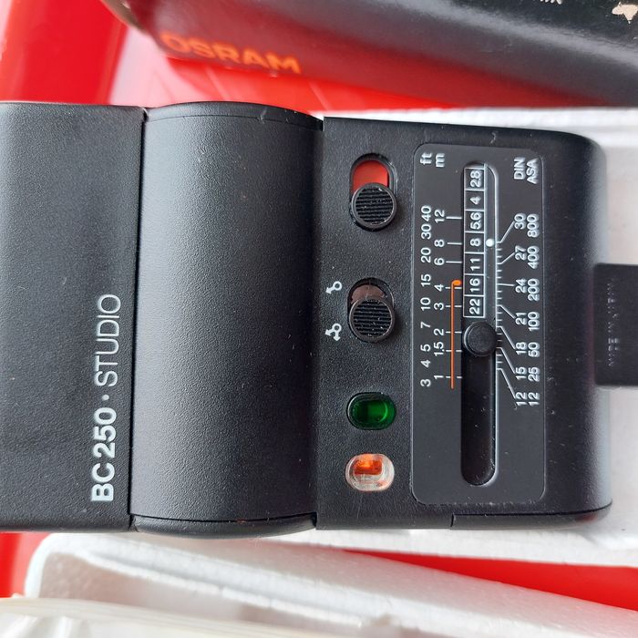 Lampa blyskowa BC 250-Studio