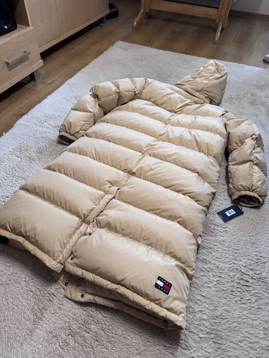 Nowa długa kurtka zimowa Tommy Hilfiger – beżowa, puchowa, z metką