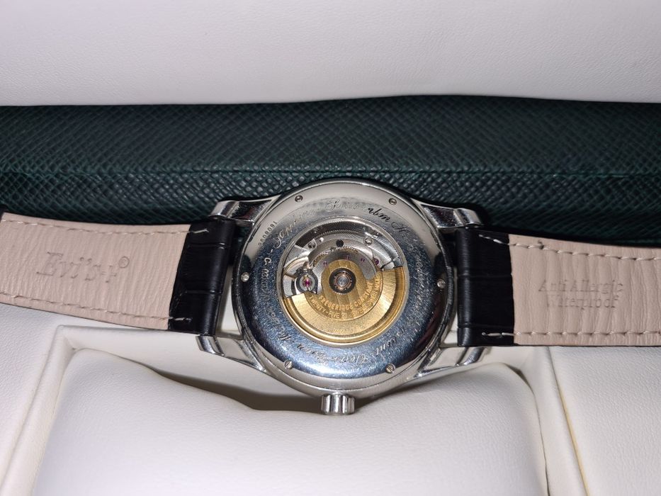 Годинник Frederique Constant