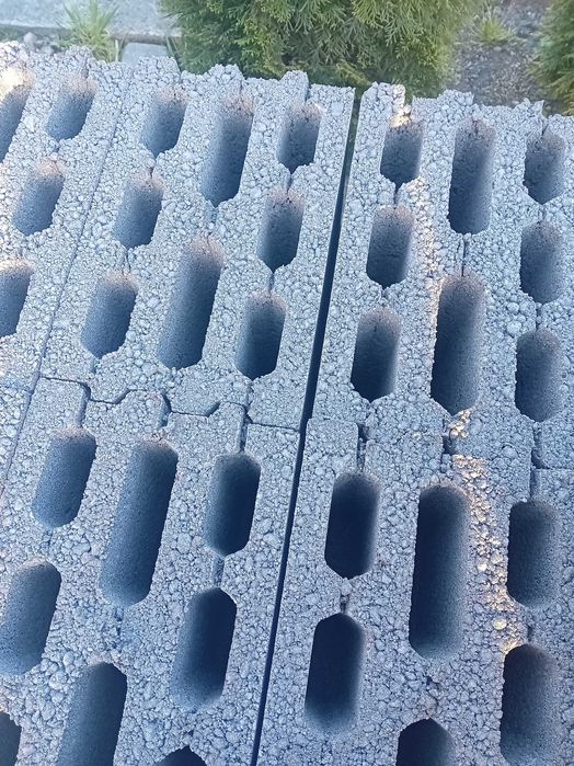 Pustak żużlowy ścienny '24 P+W 24x24x38 żużlobetonowy