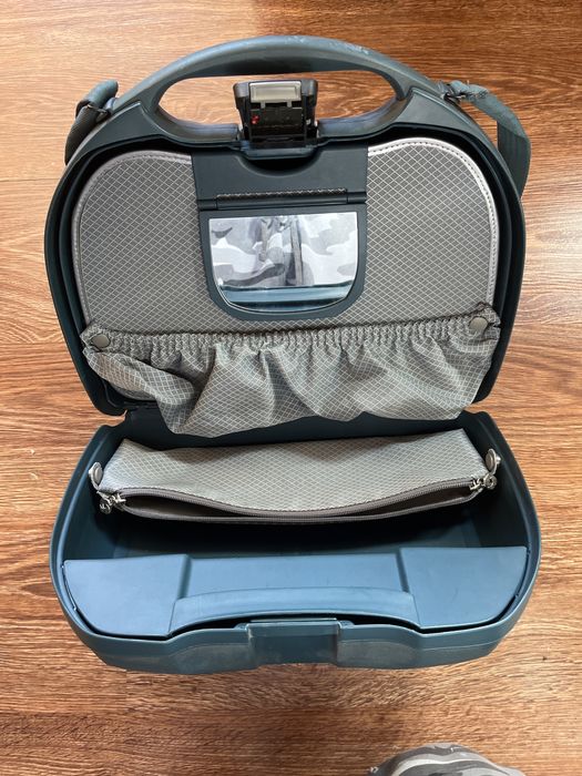 Samsonite Kosmetyczka turystyczna twarda z zamkiem na kod
