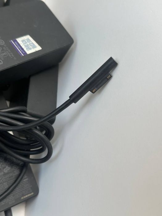 Оригінальний блок живлення Microsoft  Surface Pro 1798  15V 6.33A 102W