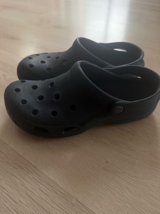 Granatowe crocs 38