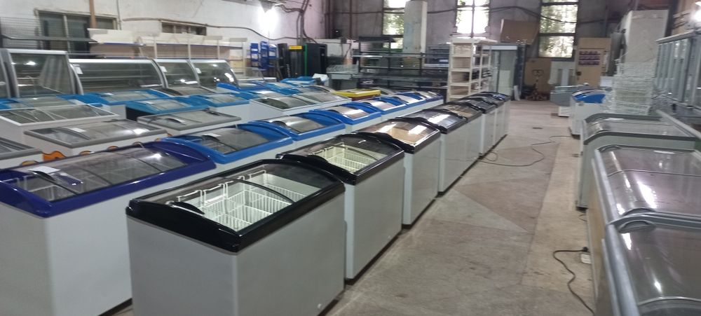 Вітрини холодильні ,Ларі морозильні, Шафи холодильні.