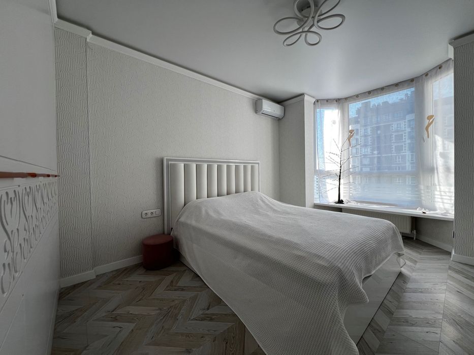 ЖК «Гранд бурже», 2 КІМ квартира 65 м2 з дизайнерським ремонтом.