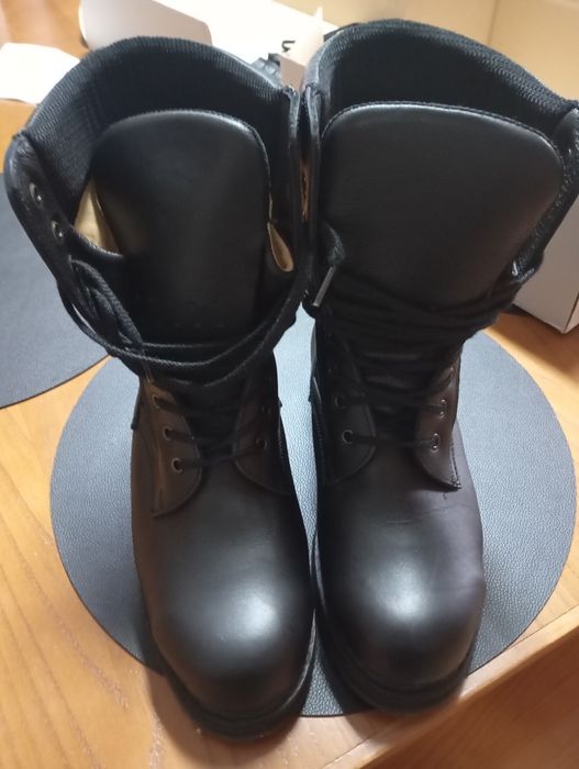 Botas militares novas