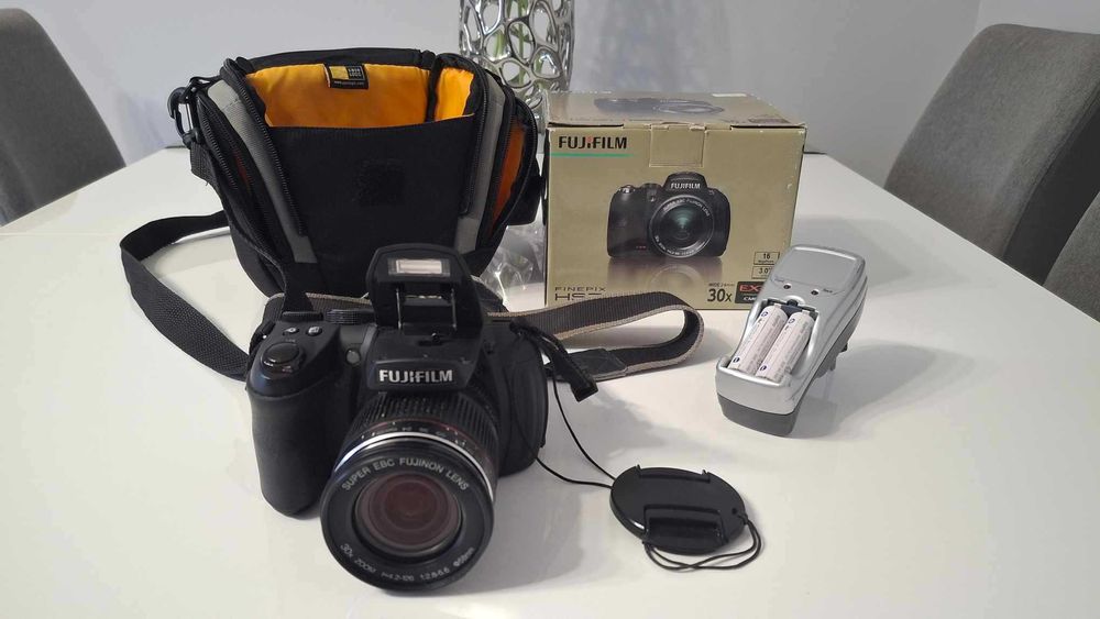 Aparat fotograficzny Fujifilm FinePix HS20 EXR + wszystkie akcesoria .