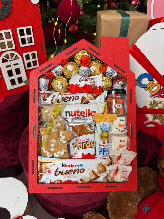 Гарний солодкий будиночок у подарунок