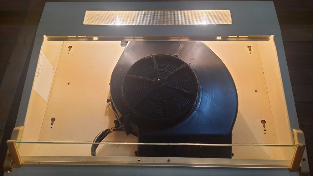 Витяжка кухонна Pyramida MH 20-60 колір слонова кістка