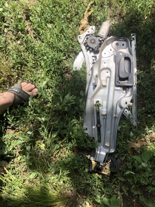 Стеклоподъемники Рено Лагуна 1