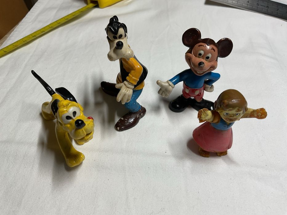 Figuras / bonecos em PVC Disney e Majora