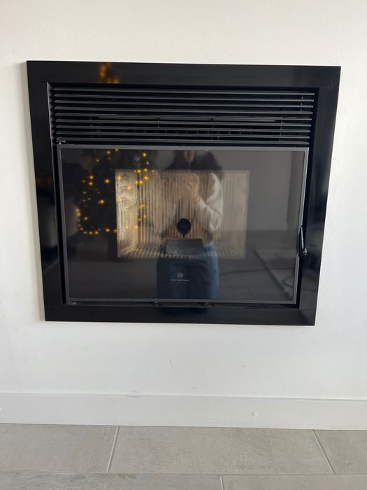 Recuperador de Calor a Pellets – Fogo Montanha Square D - Pouco Usada