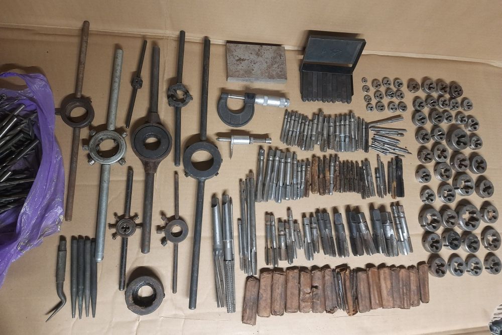 Плашки,мечики, микрометр 25мм,свёрла, развёртки СССР