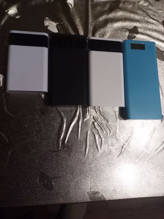 Повербанк разной ёмкости, аккумулятор 3000 mAh