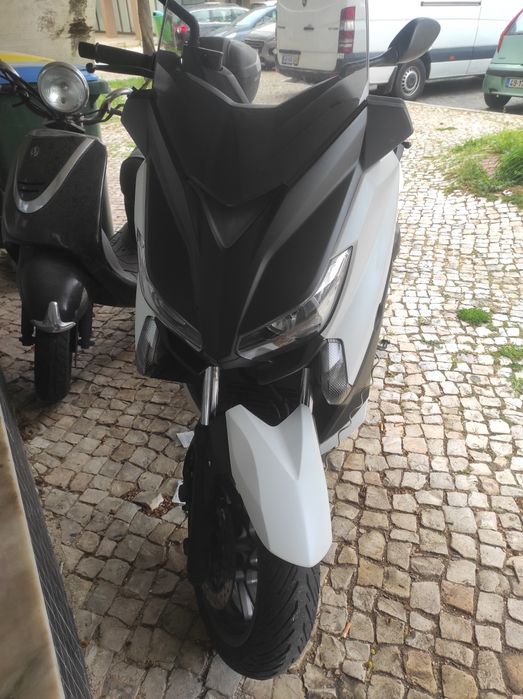 Yamaha X-max 400