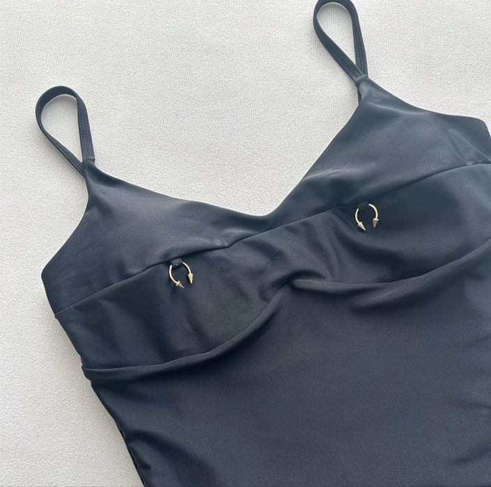 Купальник суцільний